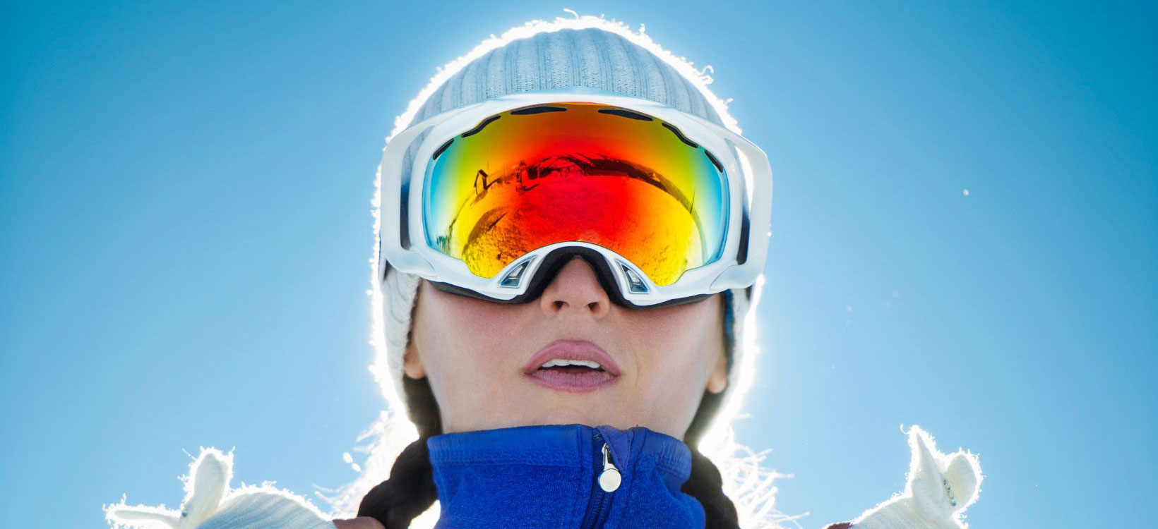 se protéger du soleil en faisant du ski avec unr protection solaire